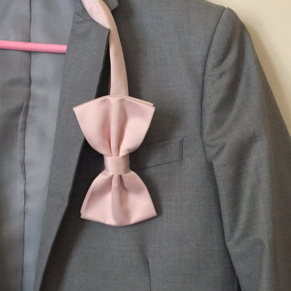 Fitted boy’s grey & pink tuxedo - Picture 5 of 9